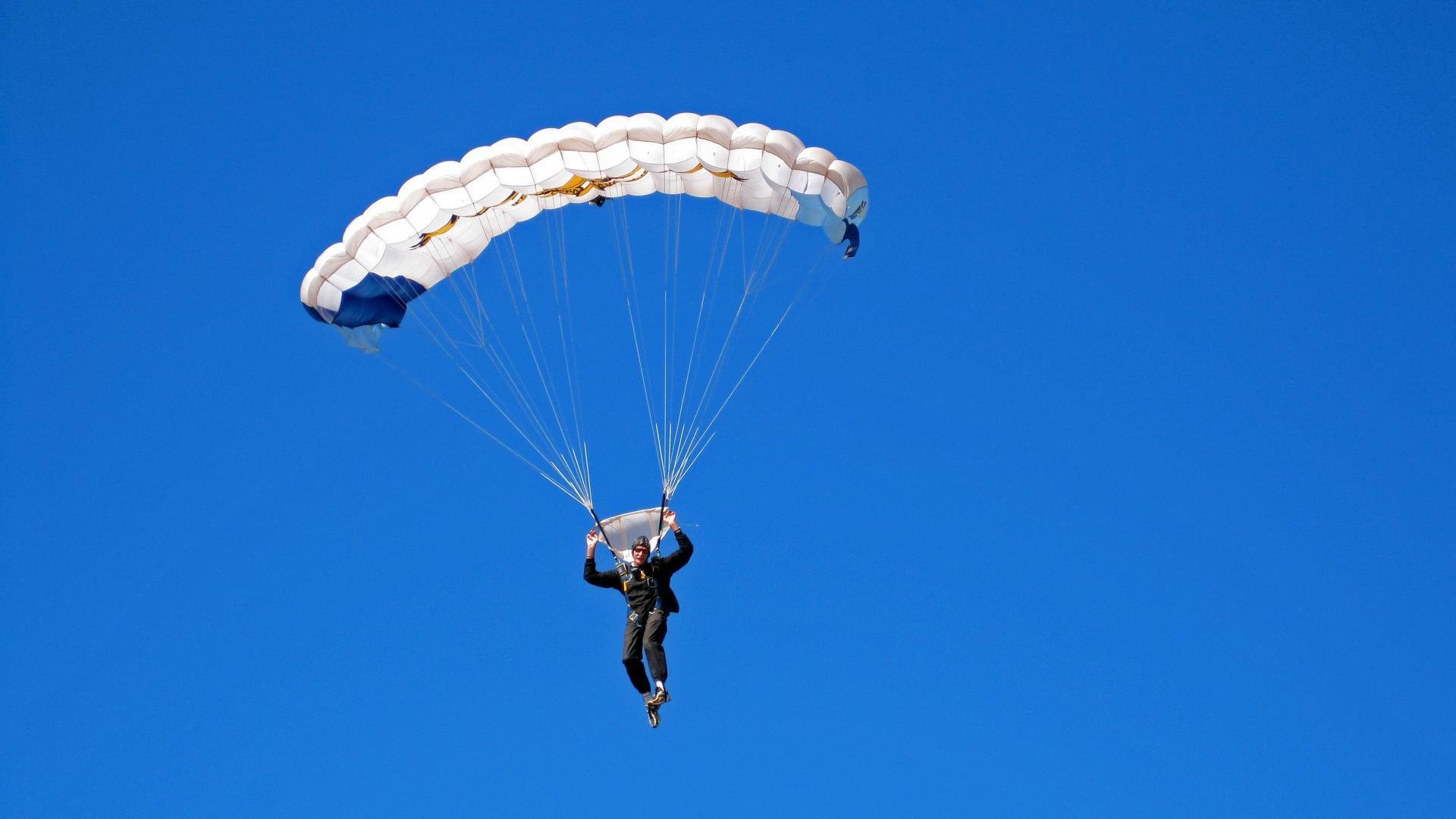 星空game官网-冠军球队球员出席社区分享会激励青少年积极参与体育